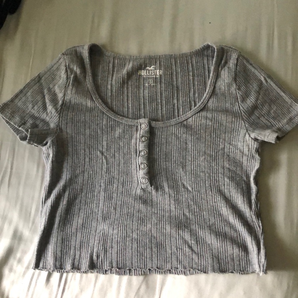 half button crop tee - Picture 2 of 2